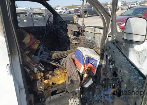 2021 Chevrolet Express Cargo Rwd 2500 Regular Wheelbase Wt z USA, uszkodzony, nr VIN 1GCWGAFP8M1302619